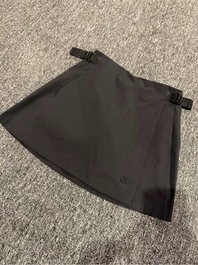 Lululemon Adjustable Wrap Skort – Black – Size 2 – NWOT